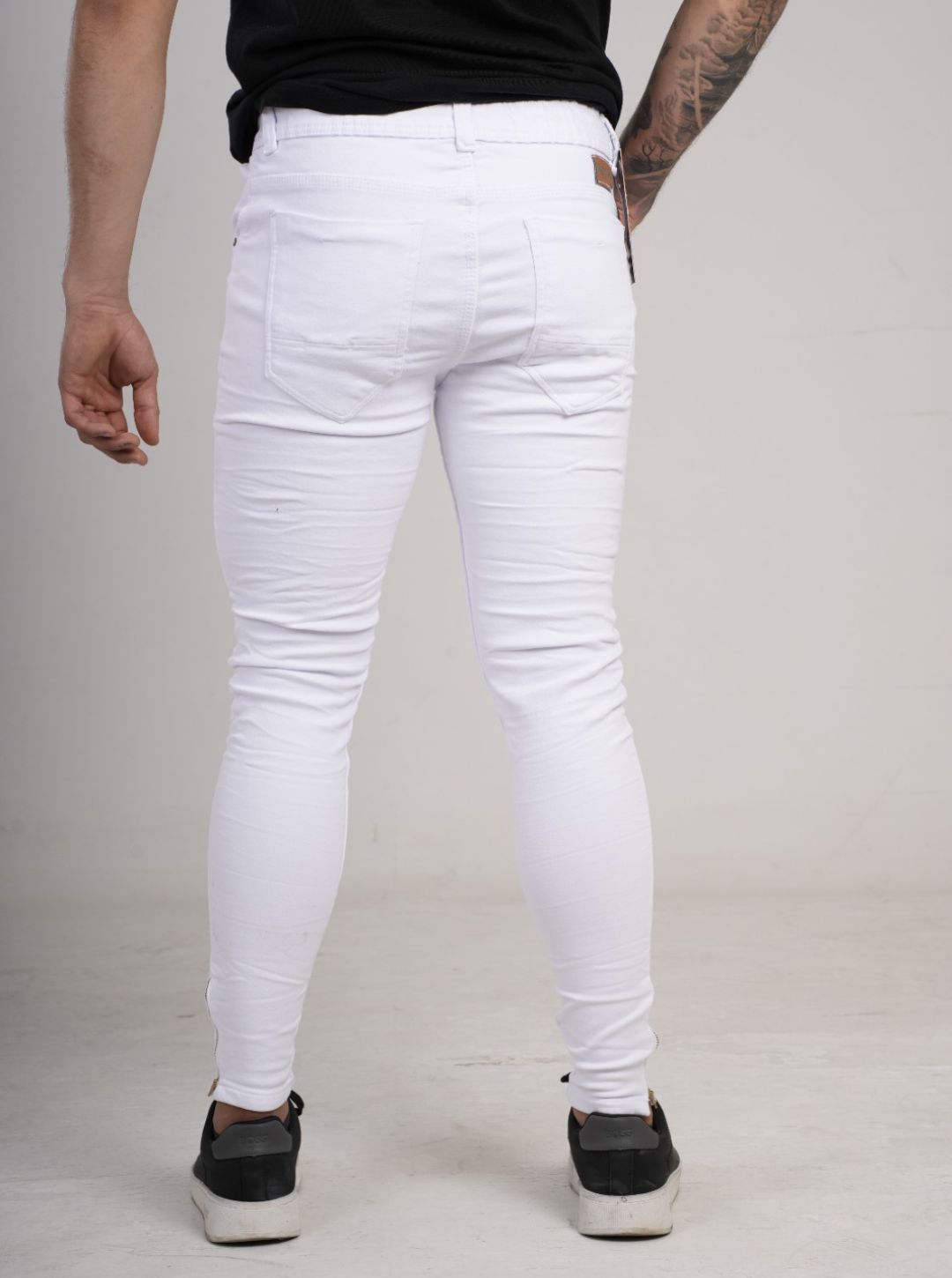 Pantalón tipo Yogger con cremallera