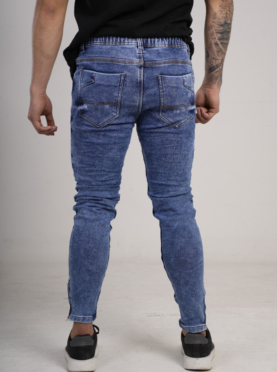 Pantalón tipo Yogger con cremallera