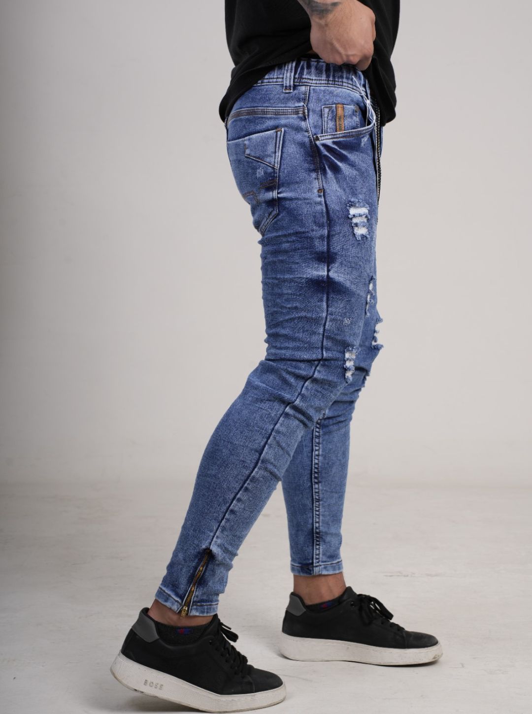 Pantalón tipo Yogger con cremallera