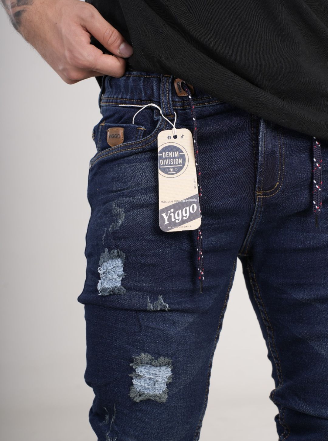 Pantalón tipo Yogger con cremallera