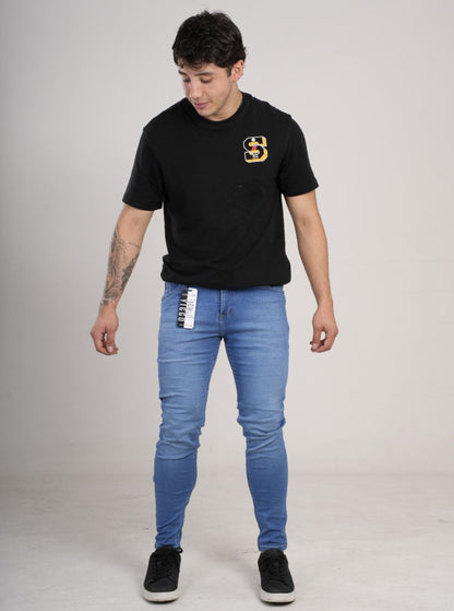 Pantalón en Jean clásico entubado