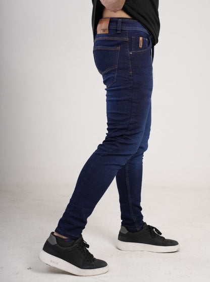 Pantalón en Jean clásico entubado