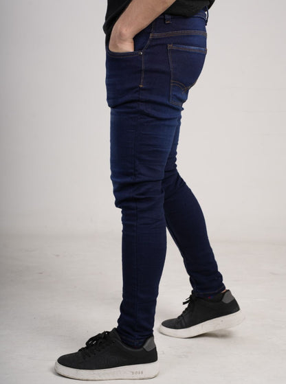 Pantalón en Jean clásico entubado