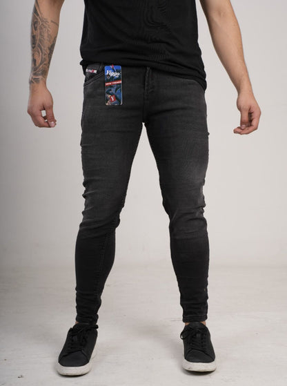 Pantalón en Jean clásico entubado