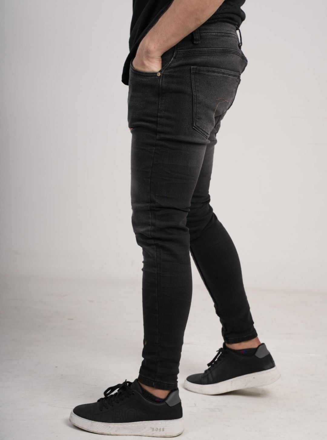 Pantalón en Jean clásico entubado