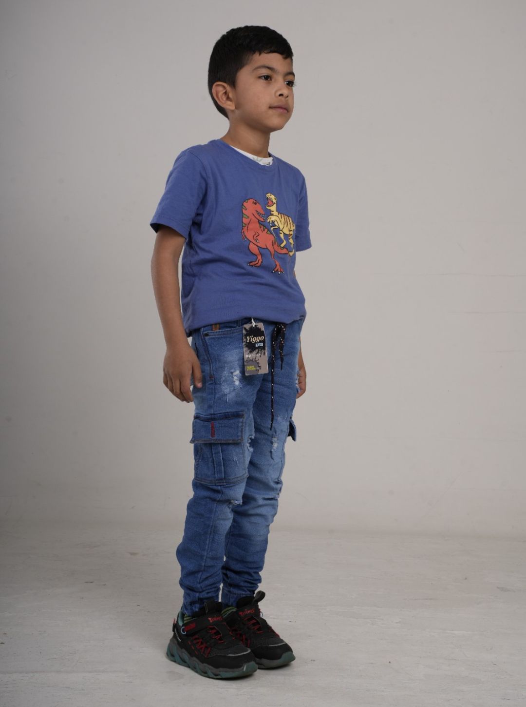 Pantalón en Jean cargo rígido camuflado para niño