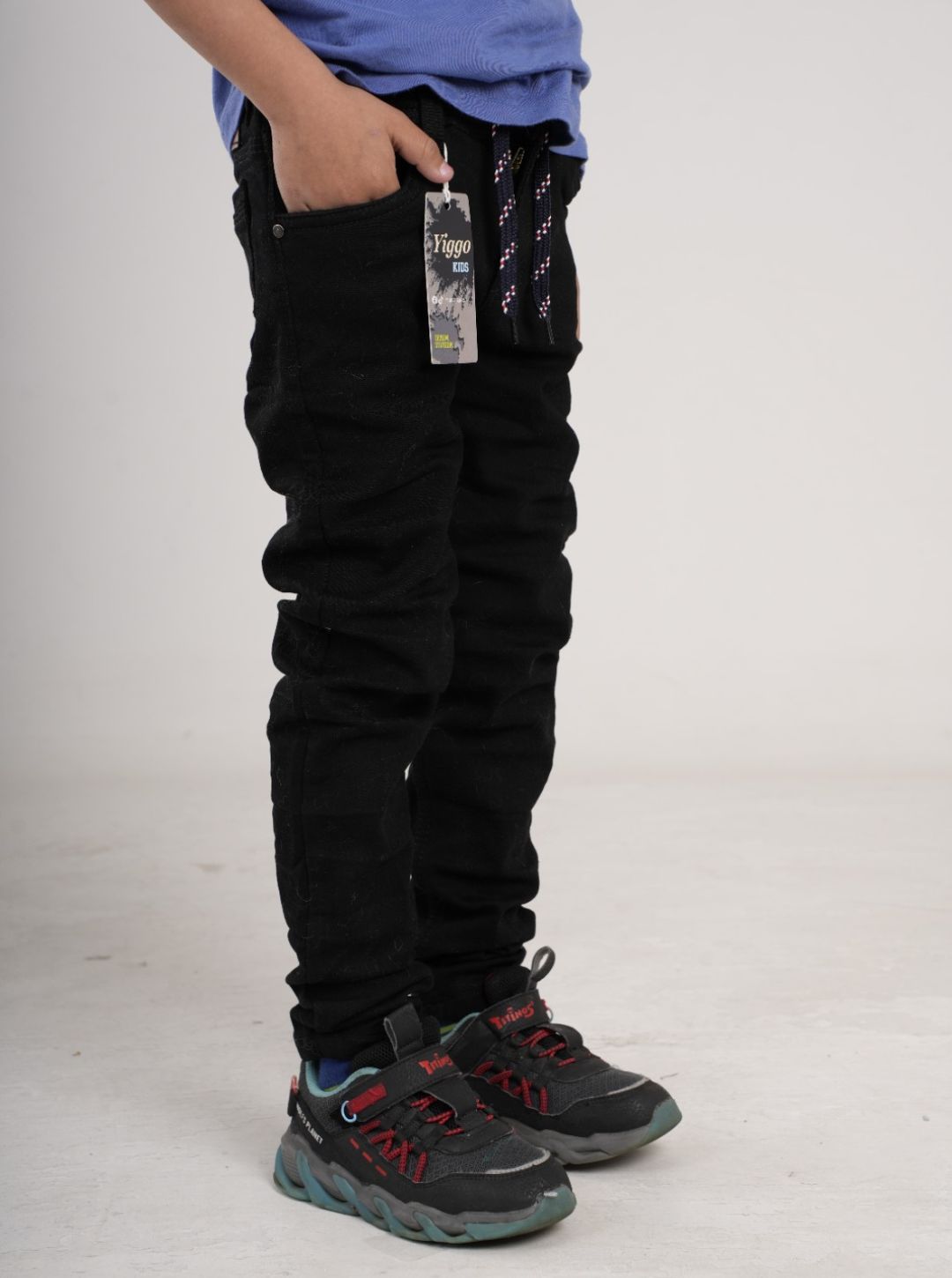 Pantalón en Jean  para niño tipo Yogger
