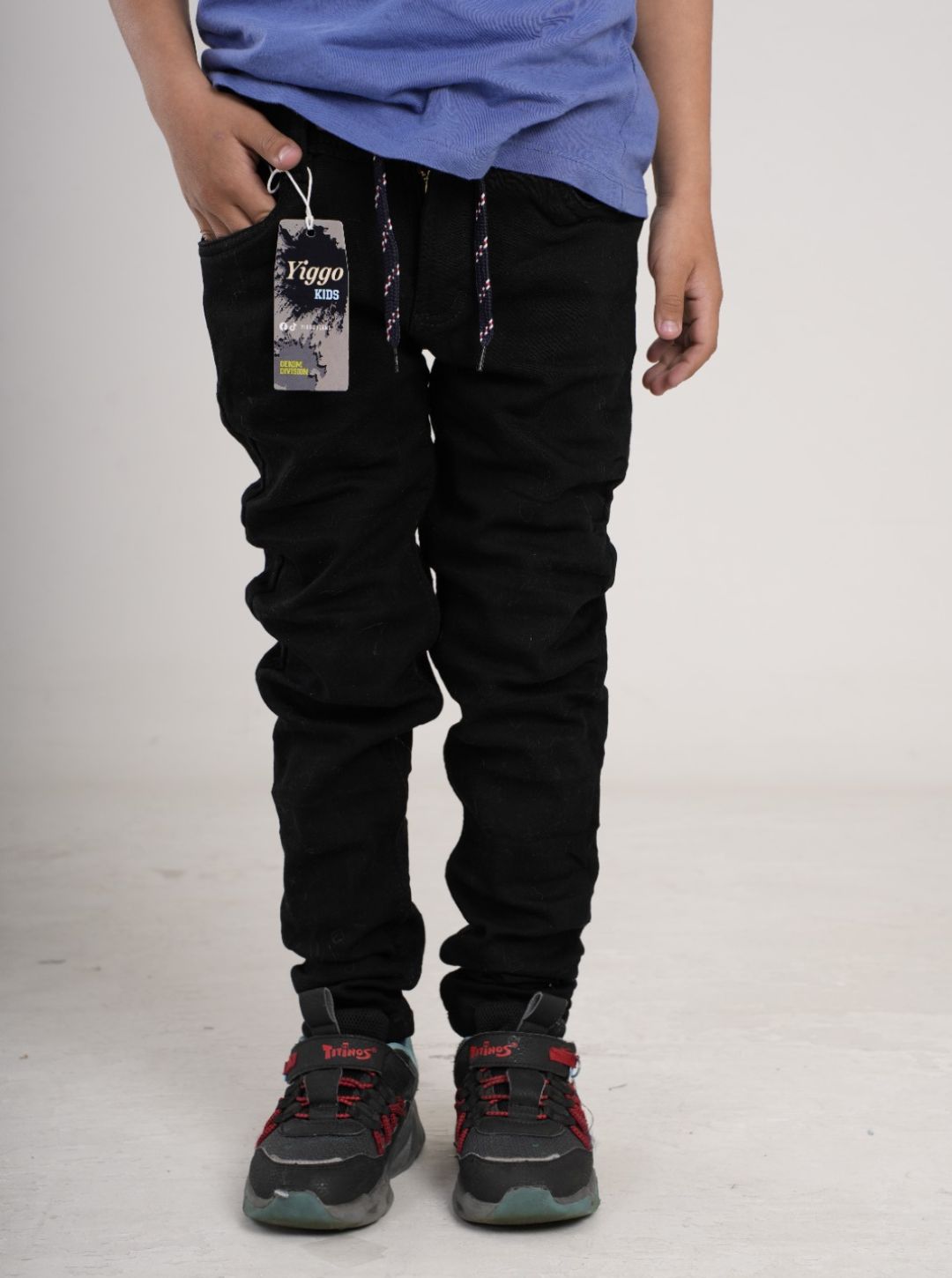 Pantalón en Jean  para niño tipo Yogger
