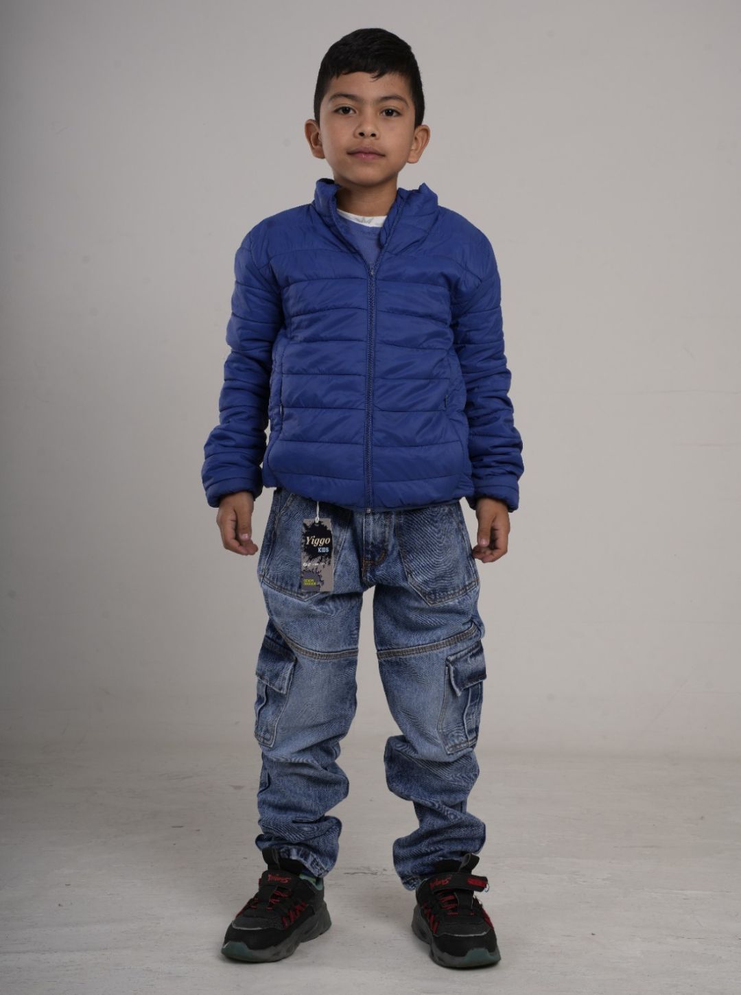 Pantalón en Jean cargo rígido camuflado para niño