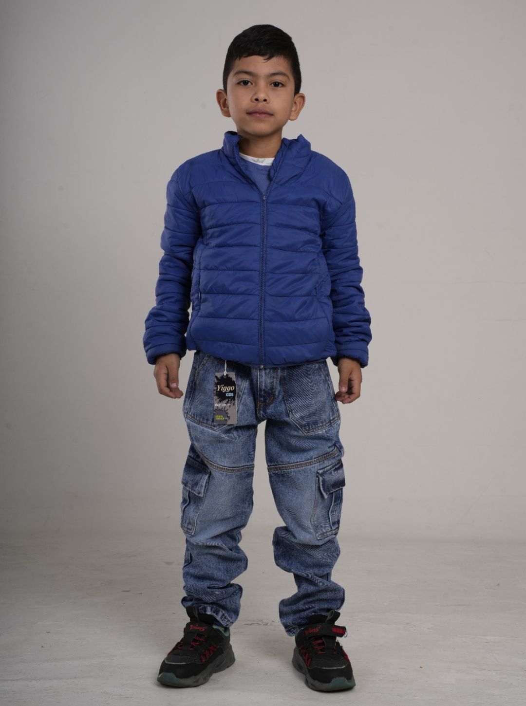 Pantalón en Jean cargo rígido camuflado para niño