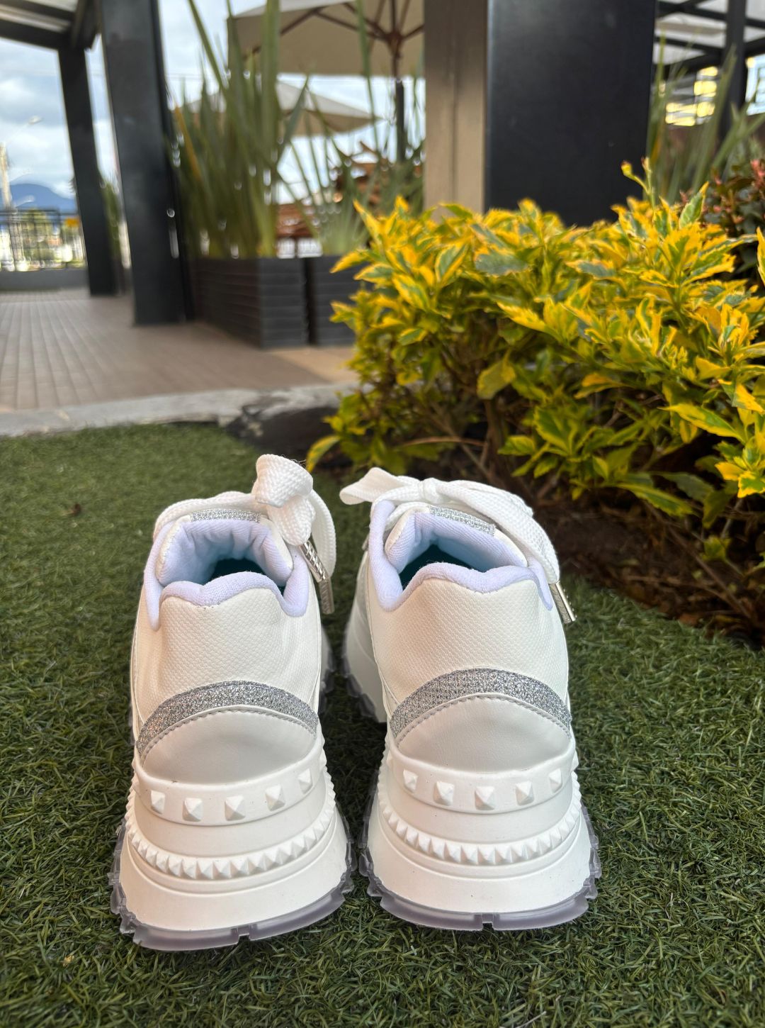 TENIS FASHION PLATEADOS