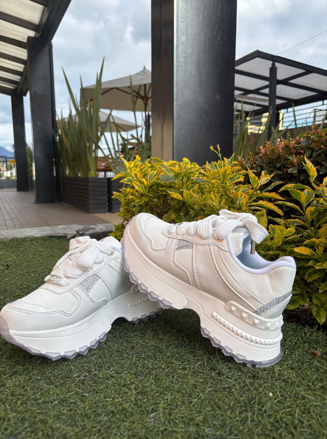 TENIS FASHION PLATEADOS