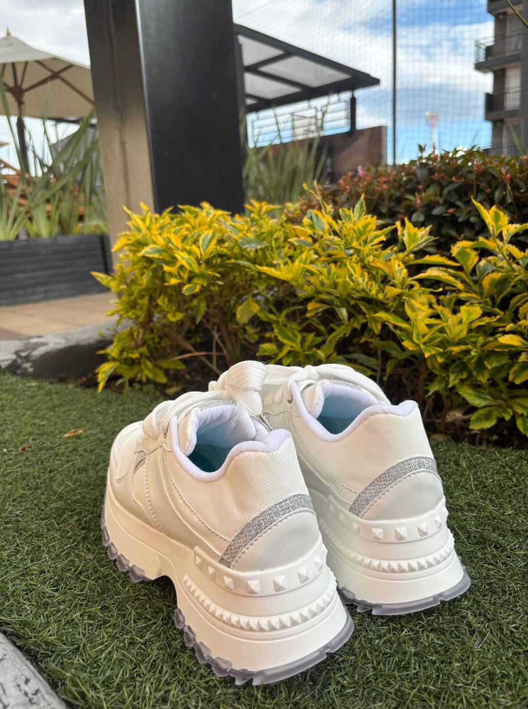 TENIS FASHION PLATEADOS
