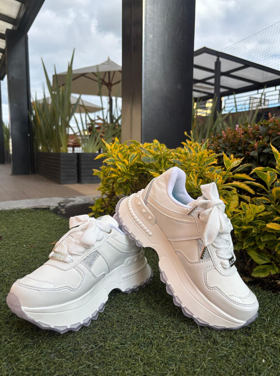 TENIS FASHION PLATEADOS