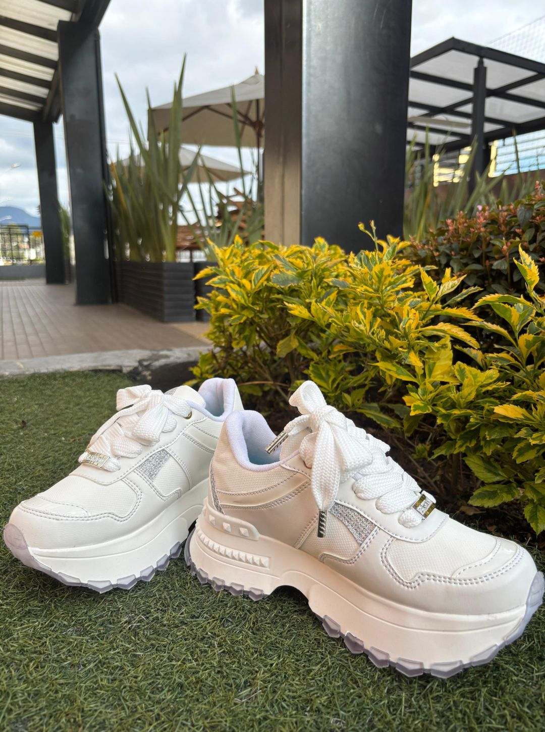 TENIS FASHION PLATEADOS