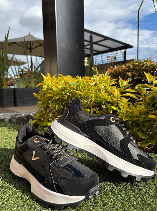 TENIS V NEGROS CUERINA BRILANTES