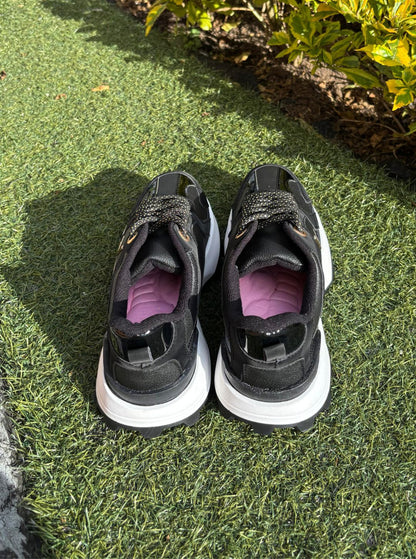 TENIS V NEGROS CUERINA BRILANTES