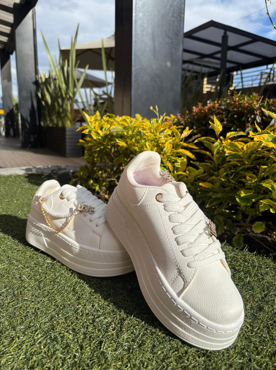 Tenis white love
