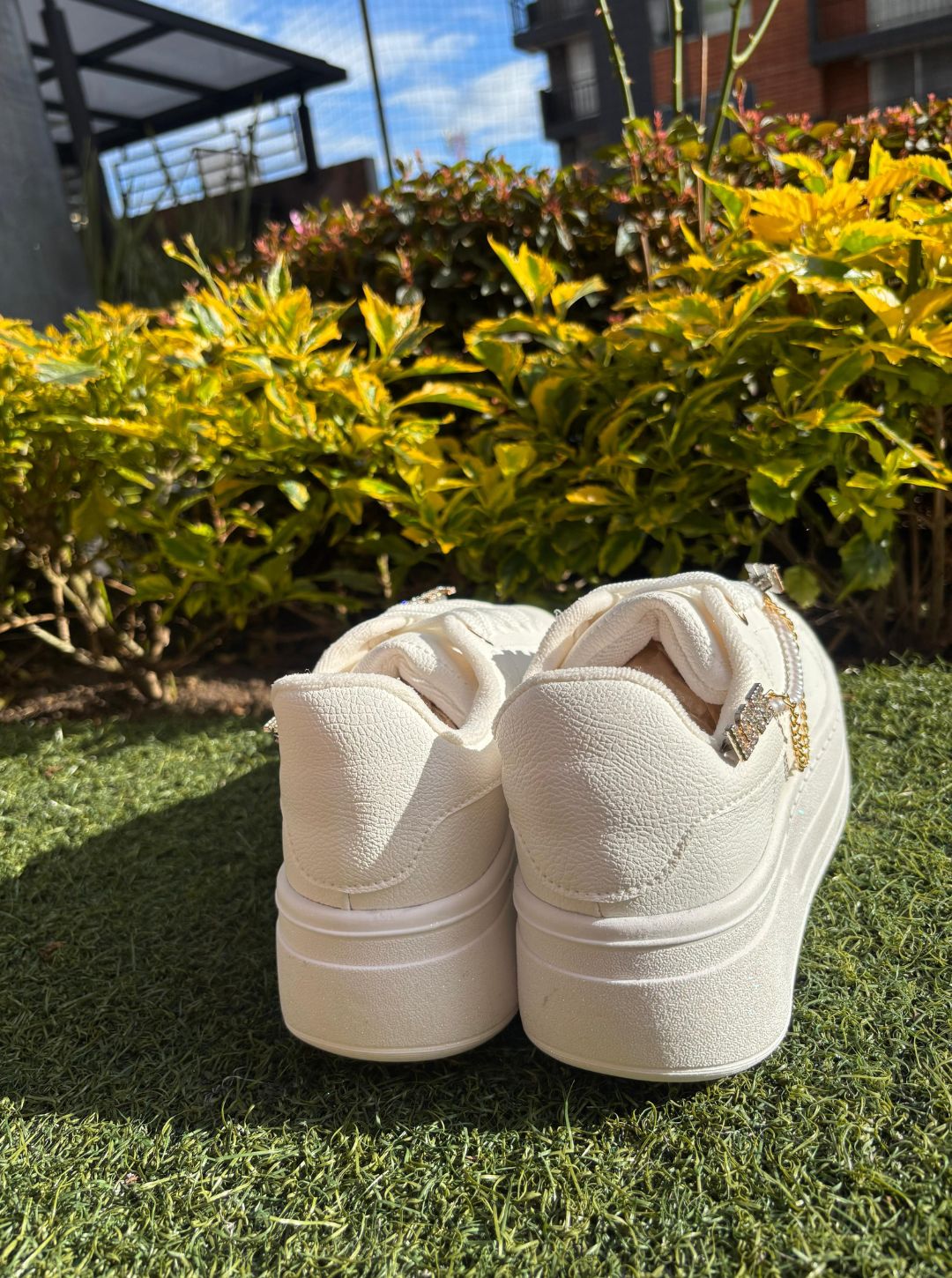 Tenis white love