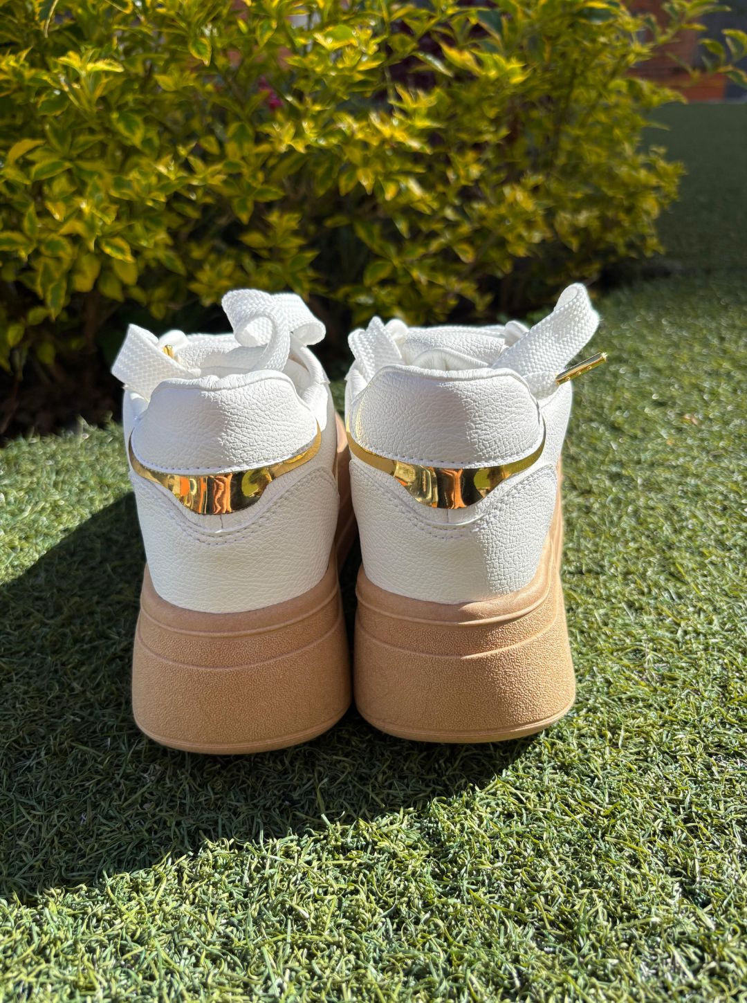 Tenis glamour golden