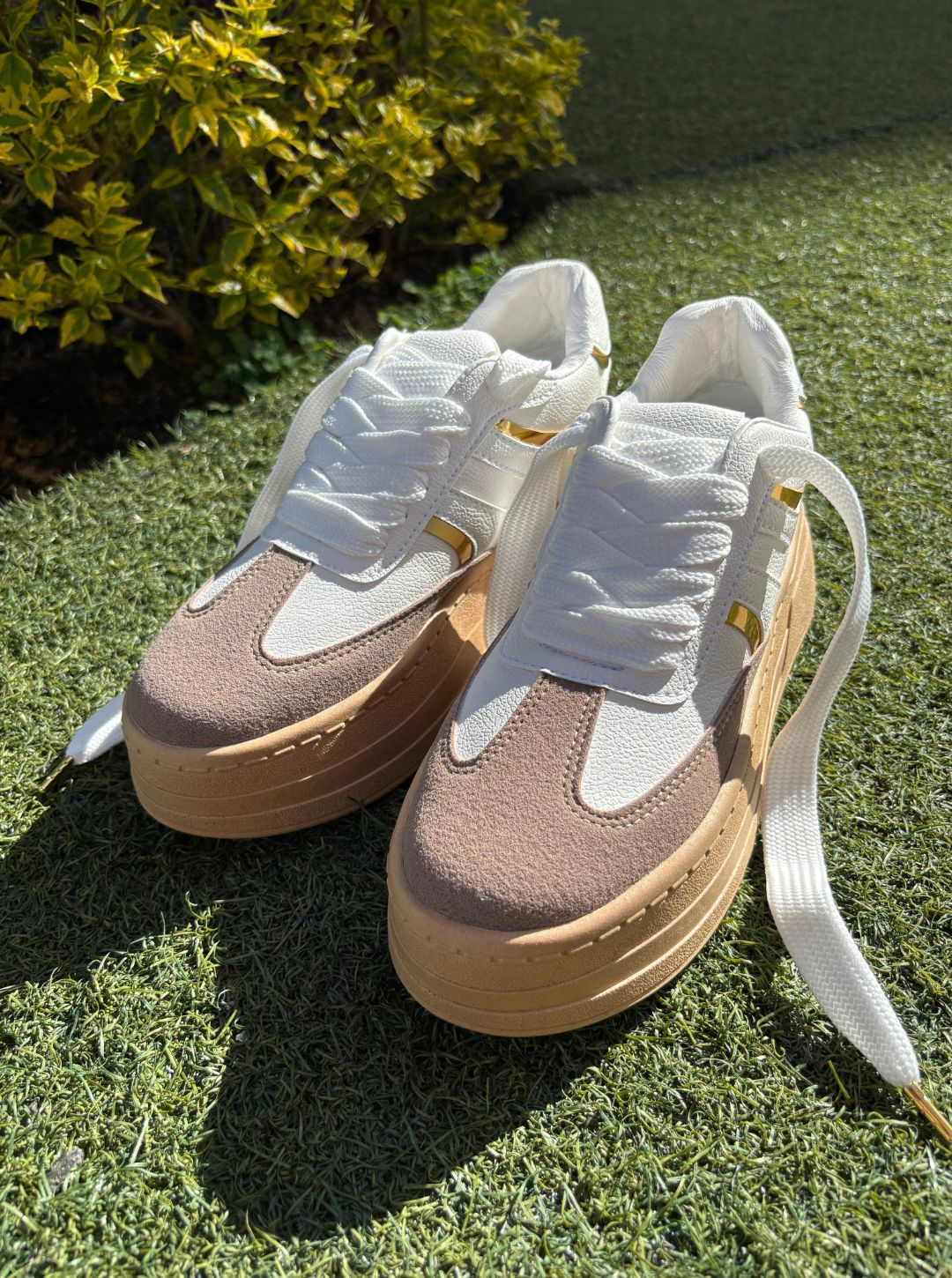 Tenis glamour golden