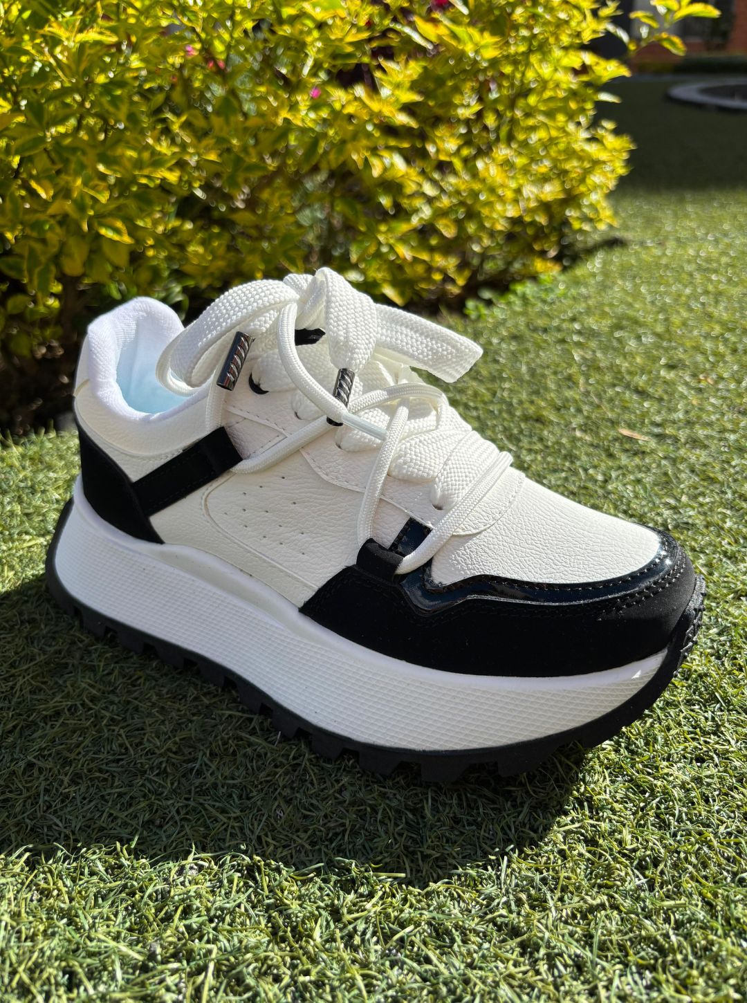 Tenis white black