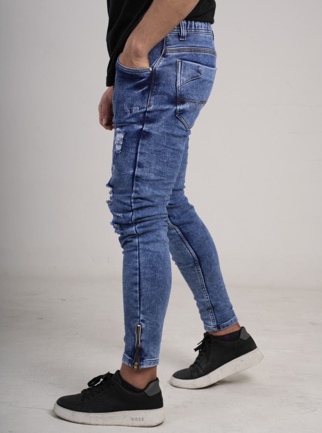 Pantalón tipo Yogger con cremallera